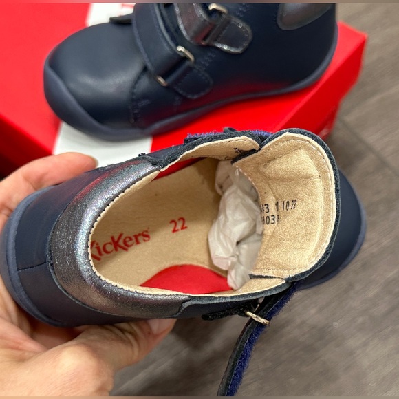 Kickers navy blue kids shoes. Size 22. US size 6. Brand new in box - Picture 9 of 16